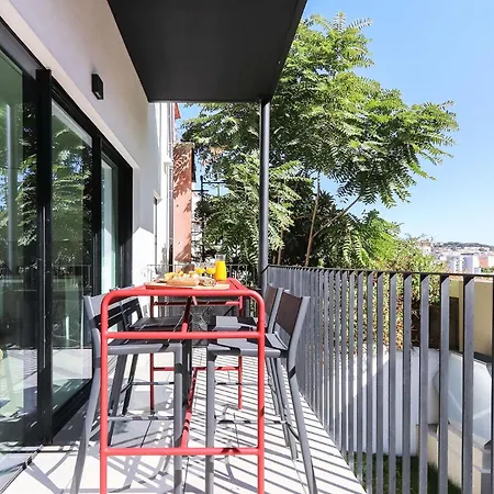Avenida Premium By Homing Апартаменты *